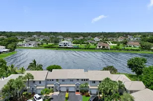 4737 Grapevine Wy, Davie, FL 33331 - Photo 10