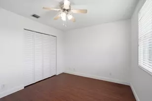 10729 Edinburgh St, Cooper City, FL 33026 - Photo 32