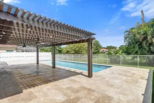 10729 Edinburgh St, Cooper City, FL 33026 - Photo 36