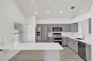 10729 Edinburgh St, Cooper City, FL 33026 - Photo 12