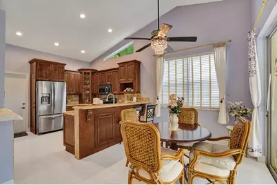 7204 Ashford Lane, Boynton Beach, FL 33472 - Photo 12