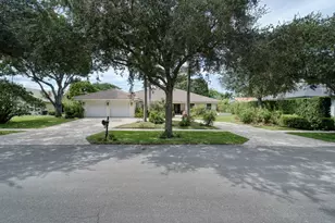 2908 Banyan Blvd Cir NW, Boca Raton, FL 33431 - Photo 2
