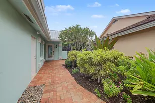 303 Leeward Dr, Jupiter, FL 33477 - Photo 2