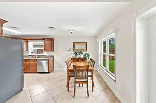 381 NE Surfside Ave, Port Saint Lucie, FL 34983 - Photo 20