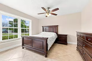 381 NE Surfside Ave, Port Saint Lucie, FL 34983 - Photo 34