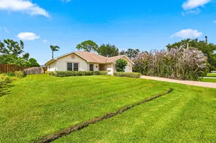381 NE Surfside Ave, Port Saint Lucie, FL 34983 - Photo 10