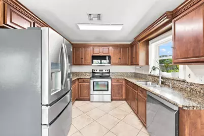381 NE Surfside Avenue, Port Saint Lucie, FL 34983 - Photo 22