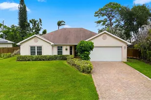 381 NE Surfside Ave, Port Saint Lucie, FL 34983 - Photo 8