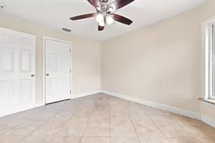 381 NE Surfside Ave, Port Saint Lucie, FL 34983 - Photo 24