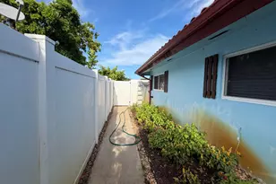 3837 NE 17th Ave, Pompano Beach, FL 33064 - Photo 2
