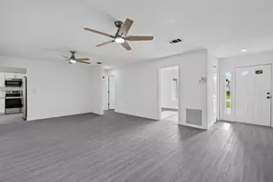 302 SW Kentwood Rd, Port Saint Lucie, FL 34953 - Photo 18