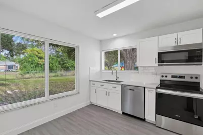 302 SW Kentwood Road, Port Saint Lucie, FL 34953 - Photo 8