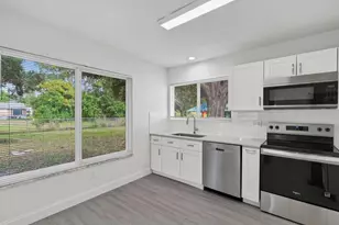 302 SW Kentwood Rd, Port Saint Lucie, FL 34953 - Photo 8