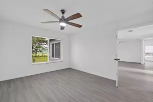 302 SW Kentwood Rd, Port Saint Lucie, FL 34953 - Photo 26