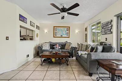 2269 Discovery Circle W, Deerfield Beach, FL 33442 - Photo 10