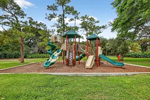 523 Brackenwood Pl, Palm Beach Gardens, FL 33418 - Photo 36