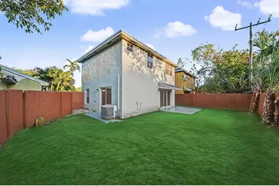 5789 Woodland Point Drive, Tamarac, FL 33319 - Photo 18