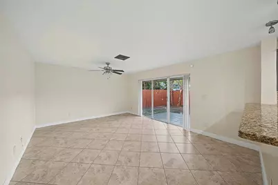 5789 Woodland Point Drive, Tamarac, FL 33319 - Photo 14