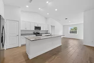 2826 SW South Calabria Cir, Port Saint Lucie, FL 34953 - Photo 14