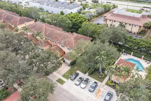 6603 Catalina Ln, Tamarac, FL 33321 - Photo 2