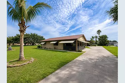 1095 Chobee Loop, Okeechobee, FL 34974 - Photo 1