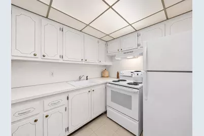 43 Berkshire B, West Palm Beach, FL 33417 - Photo 14