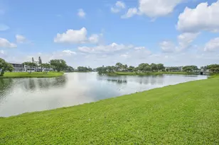 43 Berkshire B, West Palm Beach, FL 33417 - Photo 4