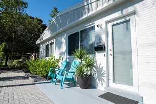 1905 NE 2nd St, Pompano Beach, FL 33060 - Photo 2