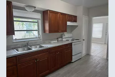 510 Hibiscus Avenue, Pompano Beach, FL 33062 - Photo 2