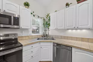 8058 Via Hacienda, Riviera Beach, FL 33418 - Photo 22