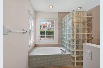 8058 Via Hacienda, Riviera Beach, FL 33418 - Photo 30