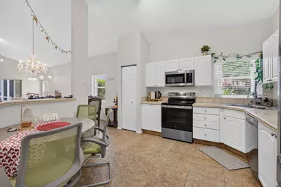 8058 Via Hacienda, Riviera Beach, FL 33418 - Photo 18