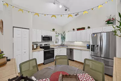 8058 Via Hacienda, Riviera Beach, FL 33418 - Photo 18