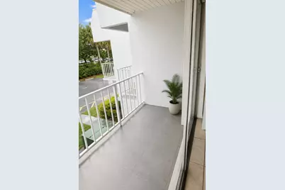 431 Executive Center Drive #204, West Palm Beach, FL 33401 - Photo 2
