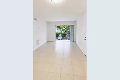 431 Executive Center Drive #204, West Palm Beach, FL 33401 - Photo 2