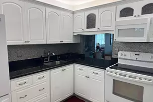 3180 Holiday Springs Blvd, Margate, FL 33063 - Photo 4