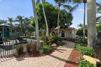 2823 S Evergreen Circle, Boynton Beach, FL 33426 - Photo 22