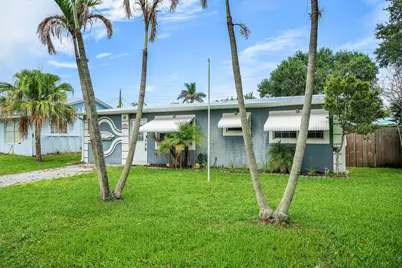 5709 SE Indigo Avenue, Stuart, FL 34997 - Photo 2