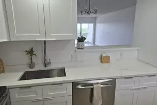 3050 N Palm Aire Dr, Pompano Beach, FL 33069 - Photo 4