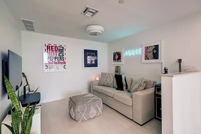 200 Biscayne Blvd Way #1408, Miami, FL 33131 - Photo 16
