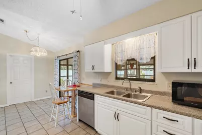 7590 58th Court, Vero Beach, FL 32967 - Photo 6