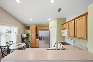401 SW Lake Forest Way, Port Saint Lucie, FL 34986 - Photo 10