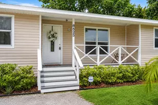 8525 101st Ct, Vero Beach, FL 32967 - Photo 2