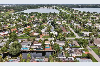 3672 NW 18th Avenue, Oakland Park, FL 33309 - Photo 4