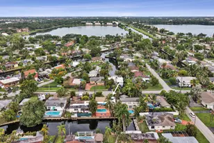 3672 NW 18th Ave, Oakland Park, FL 33309 - Photo 4