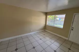 1370 NE 119th St, Miami, FL 33161 - Photo 2