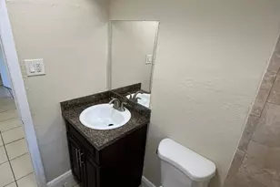 1370 NE 119th St, Miami, FL 33161 - Photo 36