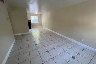 1370 NE 119th St, Miami, FL 33161 - Photo 6