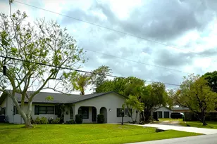 202 SW Crescent Ave, Port Saint Lucie, FL 34984 - Photo 1