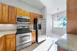 3500 Oaks Clubhouse Dr, Pompano Beach, FL 33069 - Photo 2
